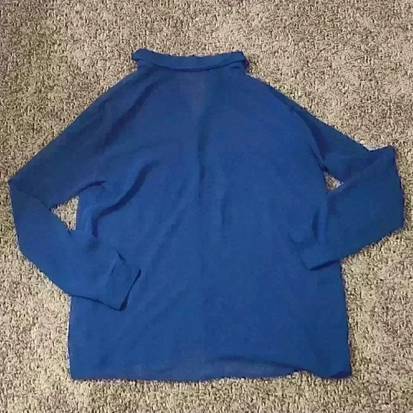 Blue Button down Blouse - Picture 4 of 4